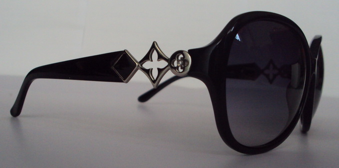 ขายแว่นตา หลุยส์ Louis Vuitton 5A ถูกๆครับ รูปที่ 1
