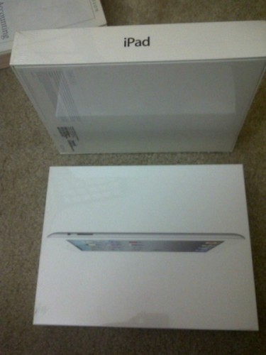 ขาย iPad2 32/16 GB  3G WiFi สีขาว รับของได้ทันที จันทร๋ที่ 14 มีนาคมนี้ รูปที่ 1