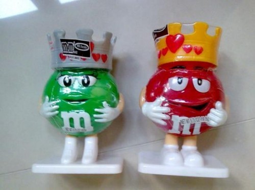 ขายที่ใส่ช๊อคโกแลต M&M ชุดคู่หูพระราชา (สินค้าสภาพใหม่ทุกชิ้นยังอยู่ในห่อพลาสติก) รูปที่ 1