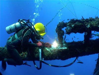 บริการเชื่อมใต้น้ำ งานเชื่อม ซ่อมแผลใต้ท้องเรือ งานเชื่อมใต้น้ำทุกชนิด รูปที่ 1