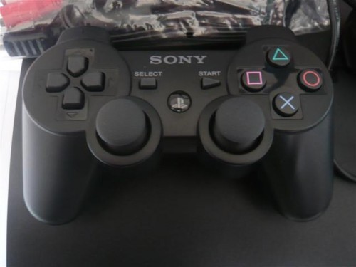 ขาย Play3 PS3 Slim 160 GB  สีดำไม่มีรอย พร้อมฟรีแผ่นเกม 4 แผ่น สภาพ 100% รูปที่ 3