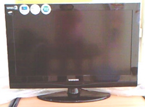 ขายTV LCD จอแบน Samsung ขนาด 32 นิ้ว สภาพใหม่ๆ พร้อมอุปกรณ์ครบๆ 6,990.- รูปที่ 1