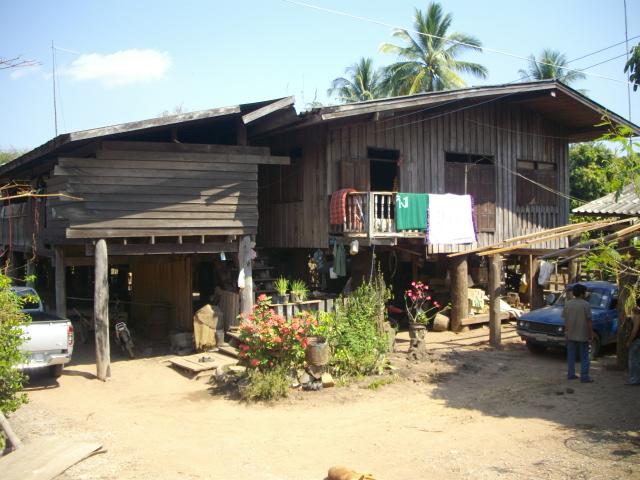 บ้านไม้ประดู่ ไม้แดง(Baan Mai Pradu Mai Daeng)  รูปที่ 6