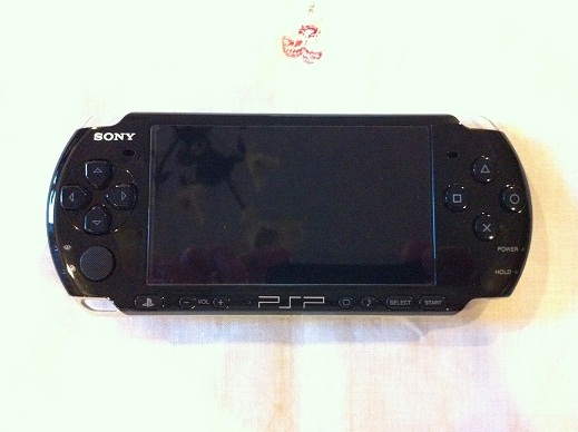 ขายPSP3000(สีดำ)มือ2คุณภาพเยี่ยมของแท้จากอเมริกา+UMD รูปที่ 6