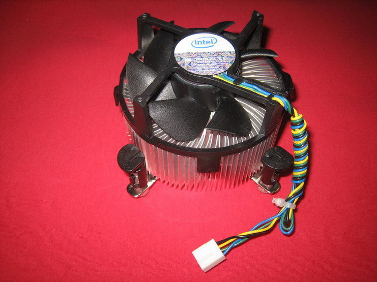 ขายถูก พัดลม CPU Intel เสป็ก ตามภาพ 98 % พร้อม น้ำยา Thermal Compound kit ของCooler Masterntel รูปที่ 1