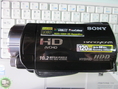 ขายกล้องวีดีโอ Full HD SONY HDR-SR12E สภาพเหมือนตอนซื้อมาใหม่เลยคับ ซื้อมาเกือบหกหมื่น แต่ขายแค่ 27500 บาท