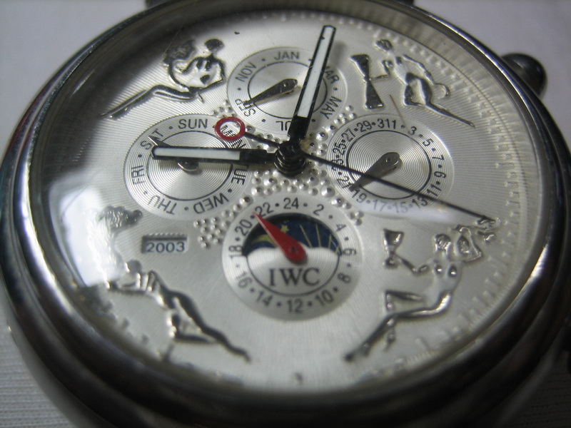 ขายถูกนาฬิกาข้อมือไอ ดับเบิลยู ซี   ฝาหลังโปร่งใสสวยมาก และPOMAR ทั้ง2เรือน ขายรวม 500 บ. นาฬิกาข้อมือหยุดเดิน  รูปที่ 1