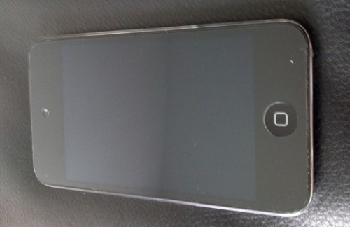 ขายIpod Touch Gen4 32G ประกันเหลือๆ สภาพ95% ขาย7500. รูปที่ 1