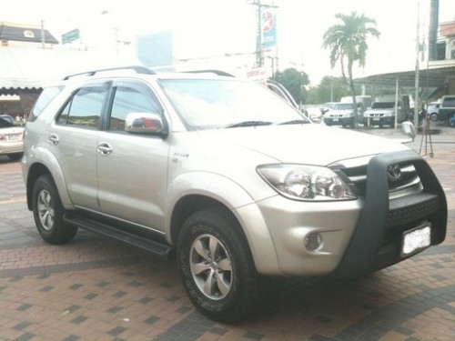 ขาย fortuner ปี 2006 สีบรอนซ์ ติดแก๊ส รูปที่ 1