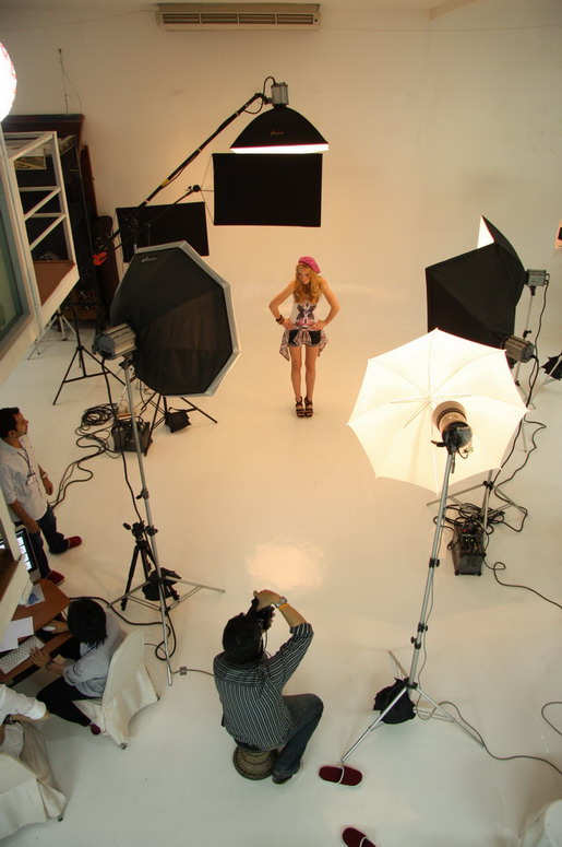 STUDIO RENTAL  FOR MV , STILL PHOTO SIZE= 10 x 10 x 5 .m. @ i studio  รูปที่ 2