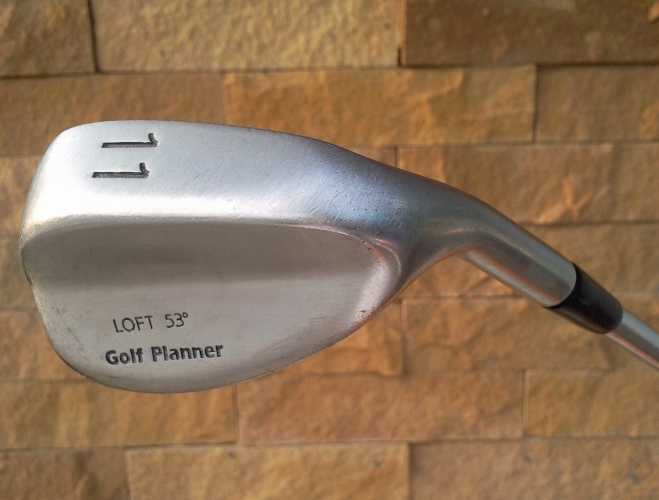 Wedges Loft 53* (เหล็ก 11) ยี่ห้อ Golf Planner  ก้านเหล็ก สภาพ 90%  ใช้กับระยะ 90 หลา  รูปที่ 2