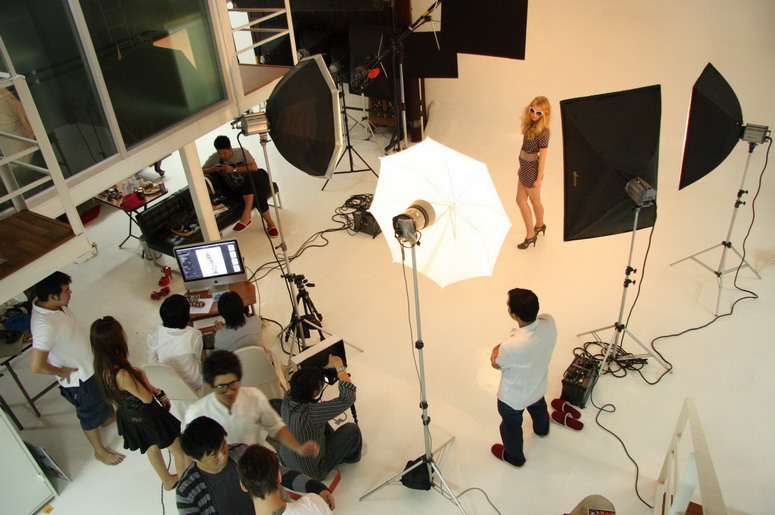 STUDIO RENTAL  FOR MV , STILL PHOTO SIZE= 10 x 10 x 5 .m. @ i studio  รูปที่ 3