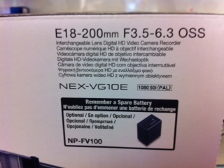 ขายถูกค่ะ กล้องวีดีโอ Sony NEX-VG10E + Lens E18-200 เปลี่ยนเลนส์ได้ แถม mem32G และกระเป๋า ของใหม่มือ1 ประกันศูนย์โซนี่15เดือน สนใจนัดดูของที่ห้างได้ค่ะ รับบัตรเครดิต รูปที่ 1