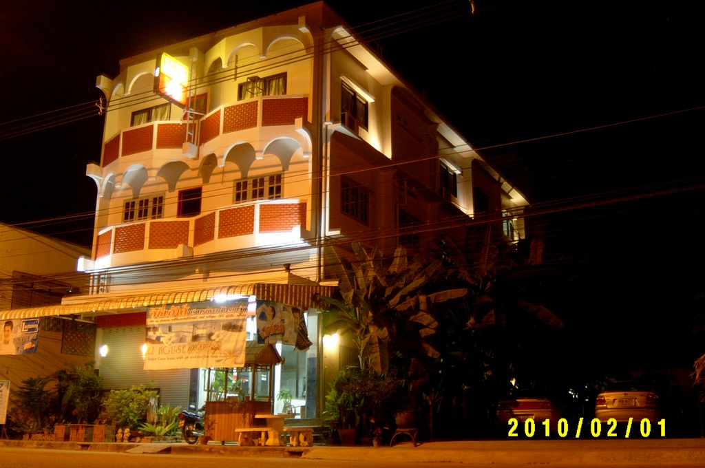 EZ House อีซี่เฮาส์ เกสต์เฮาส์ ห้องพักรายวัน @ สุโขทัย ใหม่ สะอาด สะดวก สบาย รูปที่ 6