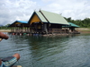 รูปย่อ แพตกปลา แพคาราโอเกะ (karaoke) หรือ แพล่อง เขื่อนศรีนคริทร์ จ.กาญจนบุรี รูปที่2