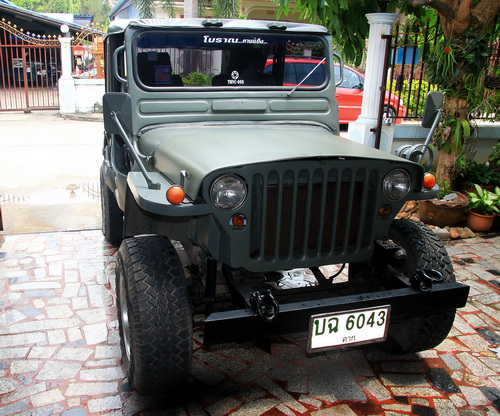 ขาย jeep ford คลาสสิค สีเขียวทหาร ทะเบียนพร้อมโอน รูปที่ 1