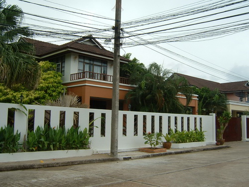 4 bedrooms single house on Jaofa rd.,Muang Phuket รูปที่ 1