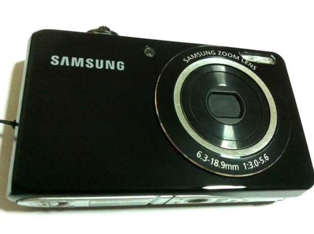 ขาย กล้องดิจิตอล Samsung 2 Views PL100 สีดำ สภาพ 95% เครื่องประกันศูนย์ สนใจโทร 0800756780 รูปที่ 1