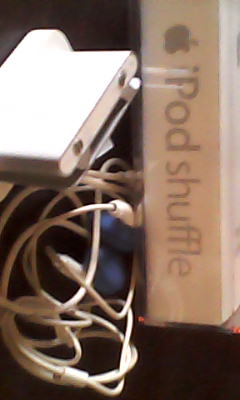 ขาย IPOD SHUFFLE 1GB อุปกรณ์ครบ 500 บาทส่งให้ได้ รูปที่ 3