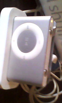 ขาย IPOD SHUFFLE 1GB อุปกรณ์ครบ 500 บาทส่งให้ได้ รูปที่ 4