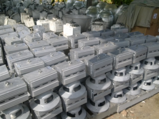 ขายถูกโคมไฟแสงจันทร์ บาราทซ์ในตัว ประหยัดไฟ 400W. 220V.เหมาะสำหรับแต่งร้านอาหาร โรงแรมรีสอร์ท โรงงาน มี650ตัว รูปที่ 5