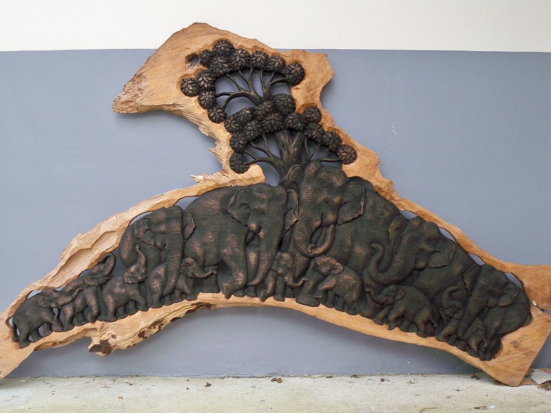 Sale! Teak wood carving of elephant in good condition. รูปที่ 3