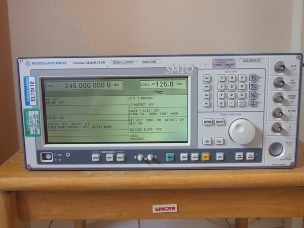 Rohde & Schwarz SMIQ-03 Signal Generator 300kHz-3.3GHz สภาพตามรูป สนใจโทรสอบถามได้ รูปที่ 1