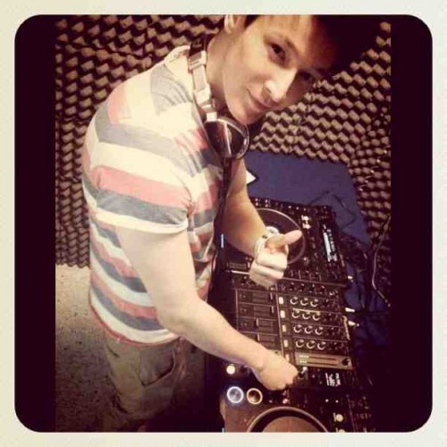 Dj Plus โรงเรียนสอนดีเจ ( หน้าม.หอการค้า ) พร้อมห้องซ้อมและอุปกรณ์มาตรฐาน รูปที่ 7