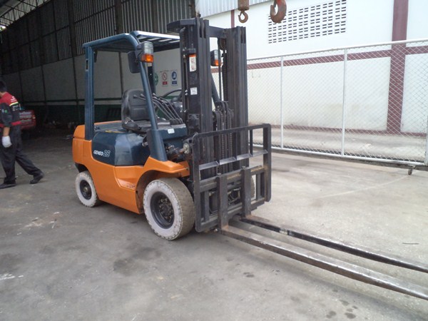 รถฟอร์คริฟท์ขนาด 2.5 ตัน TCM รุ่น FD25T3 ปี 2005 รูปที่ 4