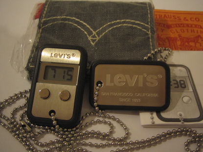 ขายนาฬิกาคล้องคอแบรนด์ Levis สุดเทห์ ราคาถูก ของแท้ ของใหม่ รูปที่ 1