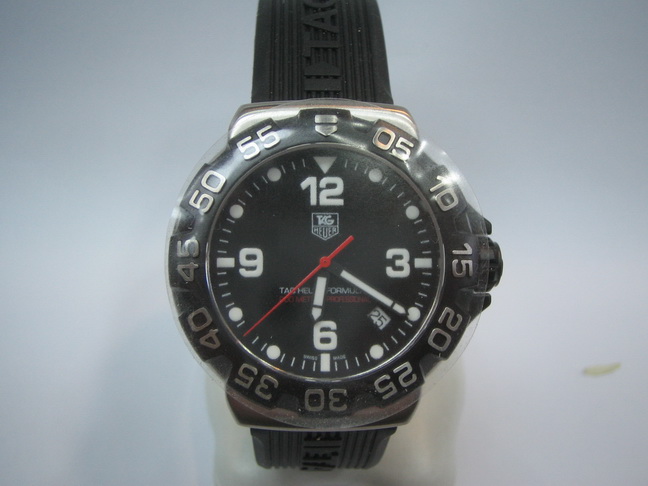 ขายนาฟิการุ่นชนช๊อป Tag Heuer Formula1 Rubber Men Size ของใหม่ ของแท้ รูปที่ 1