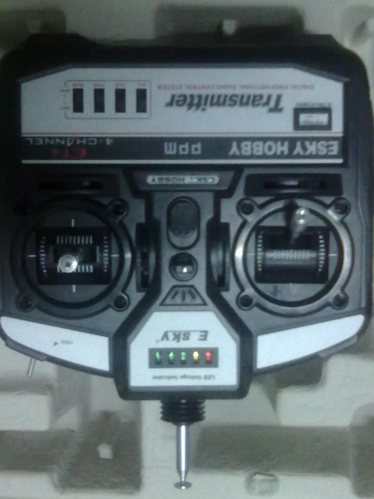 ขาย ฮ บังคับยีห้อ e-sky รุ่น co-axial 4ch มือสอง ซื่อมายังไม่ถึงเดือน บินไป 2 ครั้งเท่านั้น... รูปที่ 4