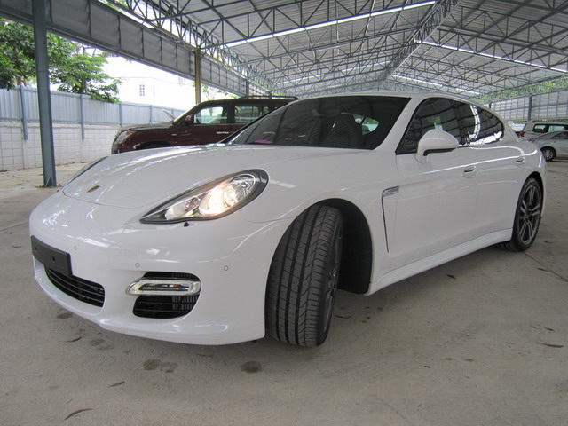 New Porsche Panamera Turbo  รูปที่ 1