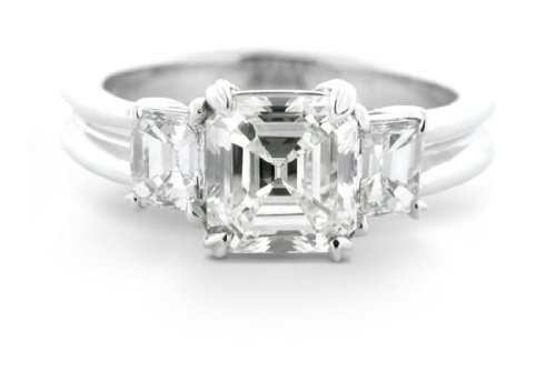 2.00 Ct Asscher Cut Three Stone Diamond Engagement Ring รูปที่ 1
