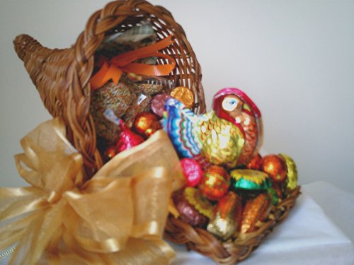 Thanksgiving Cornucopia Chocolate Candy Gift Basket ( Madelaine Chocolate Novelties Chocolate Gifts ) รูปที่ 1