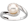 07.00 1/10 CT TW 14K White Gold Freshwater Cultured Pearl And Diamond Ring