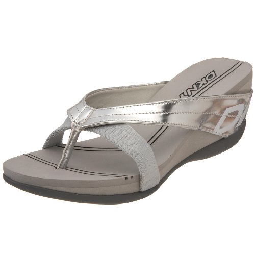 DKNY Women's Huntington Thong Sandal รูปที่ 1