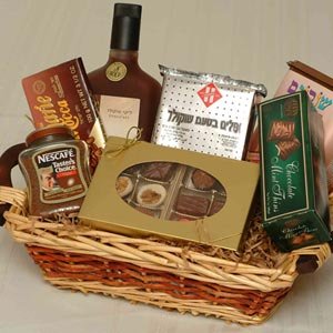 Kosher Gift Basket - Chocolate Lovers Special (Israel) ( Kosher Gift Baskets Chocolate Gifts ) รูปที่ 1