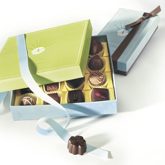 16 pc Spring All Dark Chocolates gift box (1/2 lb)  รูปที่ 1