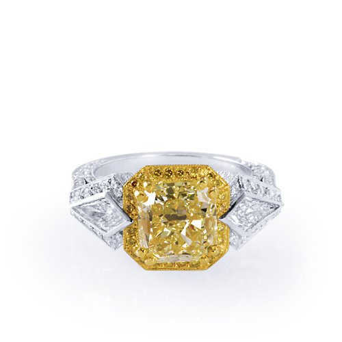 Cushion-Cut Diamond Ring (6 3/4 ct. tw.) รูปที่ 1