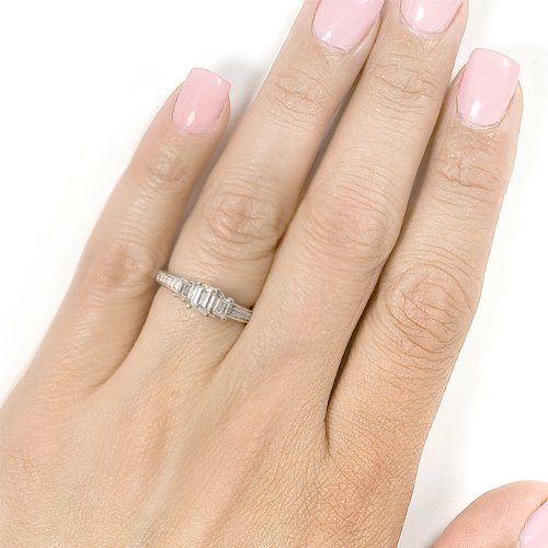 7/8ct TW Emerald & Round Diamond Engagement Ring in 14Kt Gold รูปที่ 6