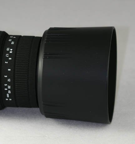 Sigma AF Zoom 70-300mm f / 4.0-5.6 DG Macro Motorized Lens With 2X Auto focus Tele-Converter (140-600mm) , Set of 3 Filters , Case , Cleaning kit , Cap Holder , Lens Hood , Two Years Extended warranty For Nikon D40 D40X D50 D60 D70 D80 D90 D100 D200 D300 D3000 D5000 D300S (works with auto focus) ( Sigma Len ) รูปที่ 4