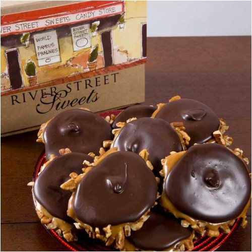 Classic Gift Box of Dark Chocolate Bear Claws, 36oz ( River Street Sweets Chocolate Gifts ) รูปที่ 1
