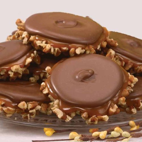 Traditional Southern Sweets Holiday Gift Box of Pralines, Milk Chocolate Bear Claws and Divinity, 36oz. ( River Street Sweets Chocolate Gifts ) รูปที่ 4