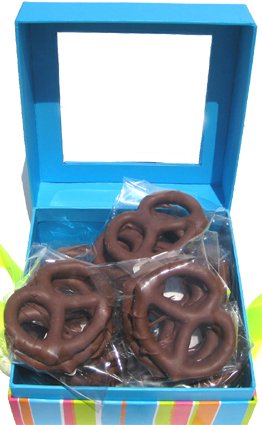 Fab Stripe Pretzel Twist Gift Box 8 oz, Milk Chocolate ( Olde Naples Chocolate Chocolate Gifts ) รูปที่ 1