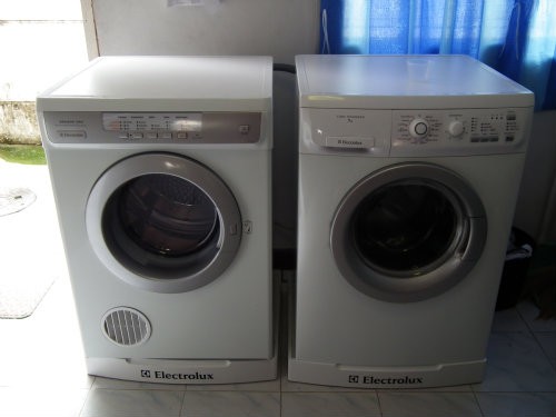 ขายเครื่องซักผ้าและอบผ้า ยี่ห้อ Electrolux รูปที่ 1