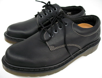 www.jhonny-shop2you.com ขาย DR.MARTENS รองเท้าด๊อกเตอร์มาตินของแท้ รองเท้าคัทชูผู้ชายสีดำ รุ่น steel toe safety shoe slip resistant ไซส์ 8 (42 รูปที่ 1