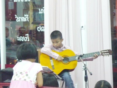 โรงเรียนสอนดนตรี Play and Learn Station ระยอง เปิดสอนดนตรีวิชาเปียโน ไวโอลิน กีต้าร์ อูคูเลเล่ ขับร้อง และโยคะ รูปที่ 6