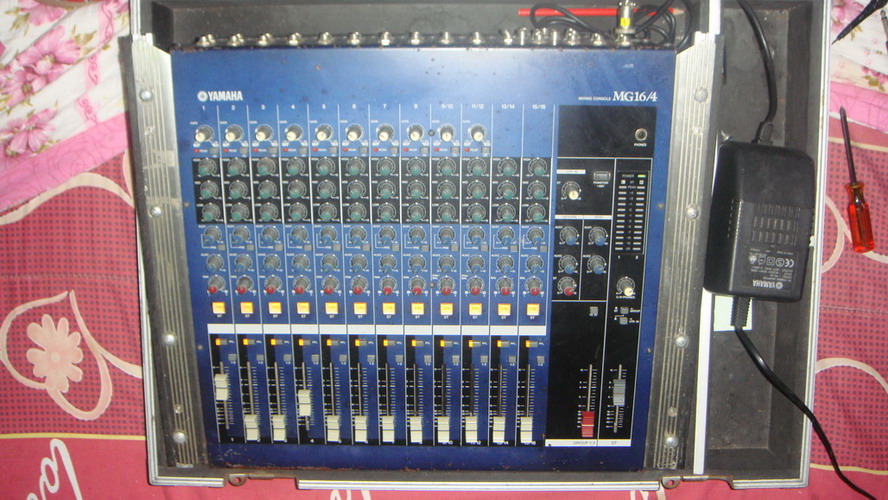 ขาย MIXER YAMAHA 16 CH มีแร็ค สภาพสวยพร้อมใช้งาน พร้อมส่ง ติดต่อ 083-250-5580 นก 086-340-3123 นก  รูปที่ 1