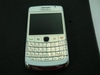 รูปย่อ มี BlackBerry Bold 9780 สีขาว NOLOGO สภาพสวยๆ แหล่มๆ มาขายครับพี่น้อง รูปที่1
